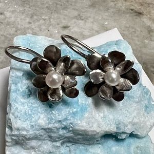 Silpada 925 Flower earrings